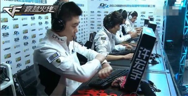 首个进球由 首个进球由