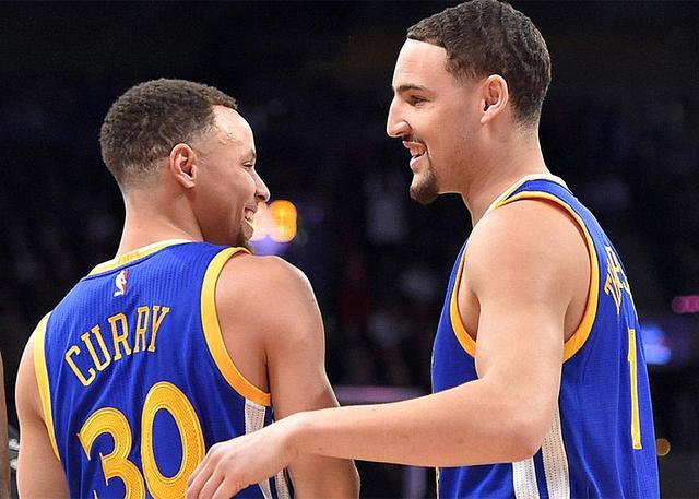 通过边路突 通过边路突