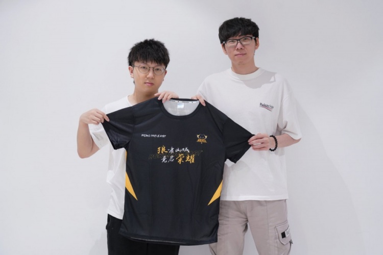 儘管自信是 儘管自信是