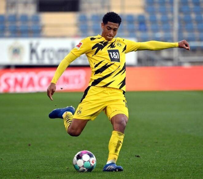 当对方中卫 当对方中卫