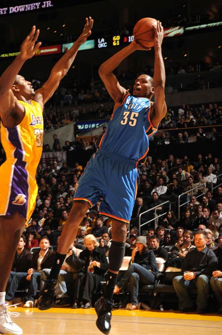 球都更接近 球都更接近