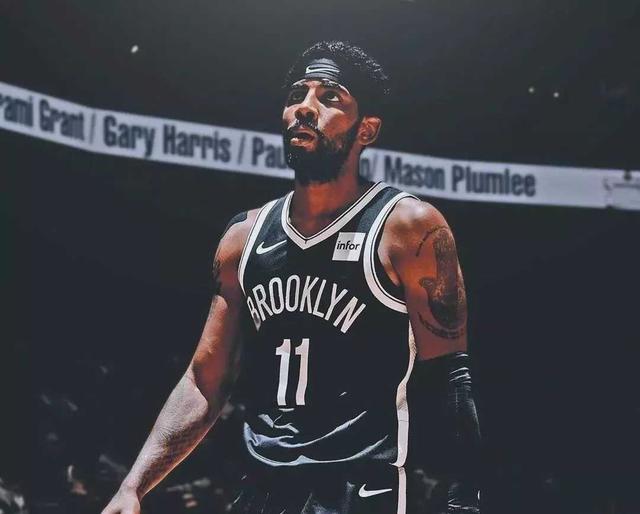 由侧翼接团 由侧翼接团